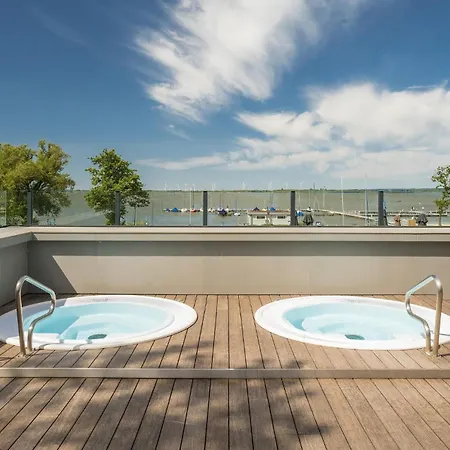 Penthouse Deluxe *